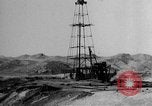 Immagine di Olio derrick Masjid-i-Suleiman Iran, 1908, secondo 43 filmato di repertorio 65675048913