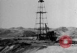 Immagine di Olio derrick Masjid-i-Suleiman Iran, 1908, secondo 44 filmato di repertorio 65675048913