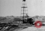 Immagine di Olio derrick Masjid-i-Suleiman Iran, 1908, secondo 45 filmato di repertorio 65675048913