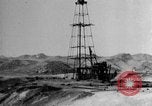 Immagine di Olio derrick Masjid-i-Suleiman Iran, 1908, secondo 47 filmato di repertorio 65675048913