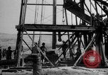 Immagine di Olio derrick Masjid-i-Suleiman Iran, 1908, secondo 53 filmato di repertorio 65675048913