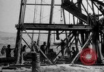 Immagine di Olio derrick Masjid-i-Suleiman Iran, 1908, secondo 57 filmato di repertorio 65675048913