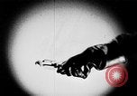 Immagine di Attacco di gas formazione civile United States USA, 1943, secondo 54 filmato di repertorio 65675048916