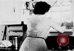 Immagine di Attacco di gas formazione civile United States USA, 1943, secondo 58 filmato di repertorio 65675048916