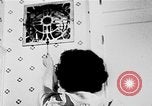 Immagine di Attacco di gas formazione civile United States USA, 1943, secondo 61 filmato di repertorio 65675048916