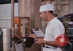Immagine di Food and Drugs Administration Lab Washington DC USA, 1965, secondo 13 filmato di repertorio 65675048917