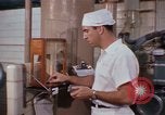 Immagine di Food and Drugs Administration Lab Washington DC USA, 1965, secondo 15 filmato di repertorio 65675048917