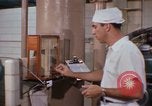 Immagine di Food and Drugs Administration Lab Washington DC USA, 1965, secondo 18 filmato di repertorio 65675048917