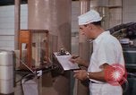 Immagine di Food and Drugs Administration Lab Washington DC USA, 1965, secondo 23 filmato di repertorio 65675048917