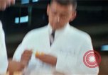 Immagine di Food and Drugs Administration Lab Washington DC USA, 1965, secondo 30 filmato di repertorio 65675048917