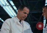 Immagine di Food and Drugs Administration Lab Washington DC USA, 1965, secondo 40 filmato di repertorio 65675048917