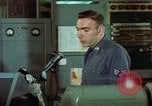 Standbild USA Fliegers United States USA, 1961, aus Sekunde 30 historischem Filmmaterial Videoclip 65675048943