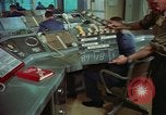 Standbild Officer auf dem Handy an Strategic Air Command United States USA, 1961, aus Sekunde 3 historischem Filmmaterial Videoclip 65675048944