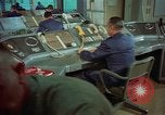 Standbild Officer auf dem Handy an Strategic Air Command United States USA, 1961, aus Sekunde 7 historischem Filmmaterial Videoclip 65675048944