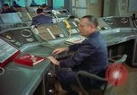 Standbild Officer auf dem Handy an Strategic Air Command United States USA, 1961, aus Sekunde 21 historischem Filmmaterial Videoclip 65675048944