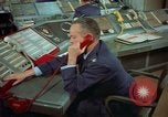 Standbild Officer auf dem Handy an Strategic Air Command United States USA, 1961, aus Sekunde 27 historischem Filmmaterial Videoclip 65675048944