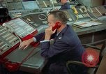 Standbild Officer auf dem Handy an Strategic Air Command United States USA, 1961, aus Sekunde 29 historischem Filmmaterial Videoclip 65675048944