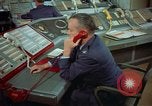 Standbild Officer auf dem Handy an Strategic Air Command United States USA, 1961, aus Sekunde 49 historischem Filmmaterial Videoclip 65675048944