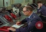 Standbild rote Telefone am Strategic Air Command United States USA, 1961, aus Sekunde 24 historischem Filmmaterial Videoclip 65675048945