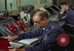 Standbild rote Telefone am Strategic Air Command United States USA, 1961, aus Sekunde 29 historischem Filmmaterial Videoclip 65675048945