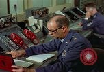 Standbild rote Telefone am Strategic Air Command United States USA, 1961, aus Sekunde 33 historischem Filmmaterial Videoclip 65675048945