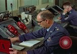 Standbild rote Telefone am Strategic Air Command United States USA, 1961, aus Sekunde 34 historischem Filmmaterial Videoclip 65675048945