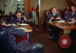 Standbild der US Air Force Offiziere United States USA, 1961, aus Sekunde 18 historischem Filmmaterial Videoclip 65675048946