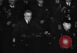 Image Franklin D Roosevelt militaire croissante des Américains Washington DC USA, 1940, de la seconde 60 séquences d'archives historiques vidéo 65675048963