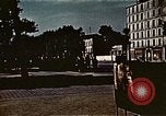 Standbild Gruppe Paraden Paris Frankreich, 1945, aus Sekunde 17 historischem Filmmaterial Videoclip 65675048974