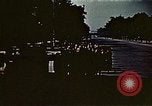 Standbild Gruppe Paraden Paris Frankreich, 1945, aus Sekunde 22 historischem Filmmaterial Videoclip 65675048974