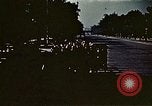 Standbild Gruppe Paraden Paris Frankreich, 1945, aus Sekunde 23 historischem Filmmaterial Videoclip 65675048974