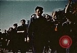 Standbild Gruppe Paraden Paris Frankreich, 1945, aus Sekunde 42 historischem Filmmaterial Videoclip 65675048974