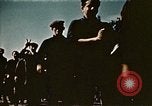 Standbild Gruppe Paraden Paris Frankreich, 1945, aus Sekunde 44 historischem Filmmaterial Videoclip 65675048974