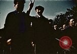 Standbild Gruppe Paraden Paris Frankreich, 1945, aus Sekunde 46 historischem Filmmaterial Videoclip 65675048974