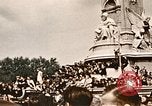 Standbild British flag London England Vereinigtes Königreich, 1945, aus Sekunde 8 historischem Filmmaterial Videoclip 65675048980