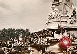 Standbild British flag London England Vereinigtes Königreich, 1945, aus Sekunde 13 historischem Filmmaterial Videoclip 65675048980