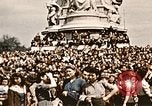 Standbild British flag London England Vereinigtes Königreich, 1945, aus Sekunde 17 historischem Filmmaterial Videoclip 65675048980
