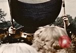 Standbild British flag London England Vereinigtes Königreich, 1945, aus Sekunde 42 historischem Filmmaterial Videoclip 65675048980