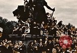 Standbild British flag London England Vereinigtes Königreich, 1945, aus Sekunde 52 historischem Filmmaterial Videoclip 65675048980