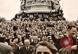 Standbild British flag London England Vereinigtes Königreich, 1945, aus Sekunde 59 historischem Filmmaterial Videoclip 65675048980
