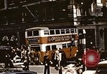 Standbild Double Decker bus London England Vereinigtes Königreich, 1945, aus Sekunde 6 historischem Filmmaterial Videoclip 65675048982
