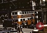 Standbild Double Decker bus London England Vereinigtes Königreich, 1945, aus Sekunde 8 historischem Filmmaterial Videoclip 65675048982