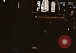 Standbild Double Decker bus London England Vereinigtes Königreich, 1945, aus Sekunde 14 historischem Filmmaterial Videoclip 65675048982