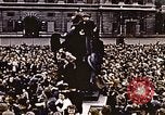 Standbild Engländer London England Vereinigtes Königreich, 1945, aus Sekunde 16 historischem Filmmaterial Videoclip 65675048988