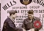 Standbild der US Air Force 303rd Bomb Group London England Vereinigtes Königreich, 1945, aus Sekunde 25 historischem Filmmaterial Videoclip 65675048991
