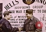 Standbild der US Air Force 303rd Bomb Group London England Vereinigtes Königreich, 1945, aus Sekunde 26 historischem Filmmaterial Videoclip 65675048991