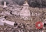 Image of Victoria Memorial London England United Kingdom, 1945, second 49 stock footage video 65675048992