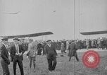 Immagine di Il giro del mondo volantini Washington DC USA, 1924, secondo 15 filmato di repertorio 65675049054