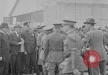 Immagine di Il giro del mondo volantini Washington DC USA, 1924, secondo 32 filmato di repertorio 65675049054