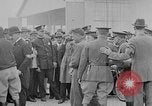 Immagine di Il giro del mondo volantini Washington DC USA, 1924, secondo 41 filmato di repertorio 65675049054